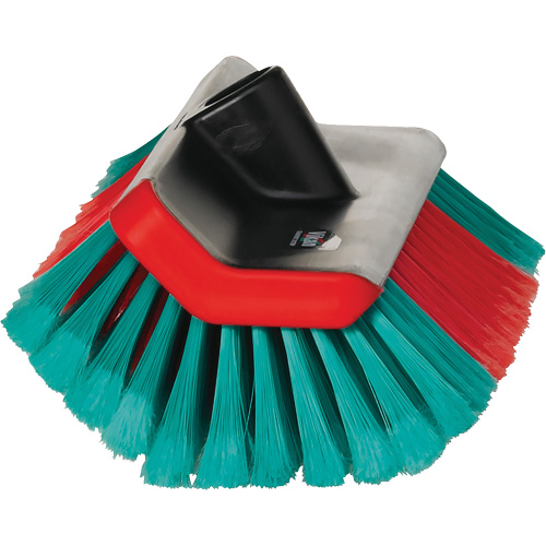 Brosse &agrave; alimentation en eau pour nettoyage des parties hautes et basses des v&eacute;hicules de la s&eacute;rie Transport Seagulf Marine Industries Inc.