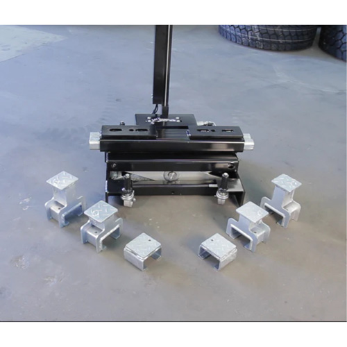 Cric de levage dextr&eacute;mit&eacute; par pare-chocs, Capacit&eacute; de 12 tonne(s), 8" - 15-3/4" h Seagulf Marine Industries Inc.