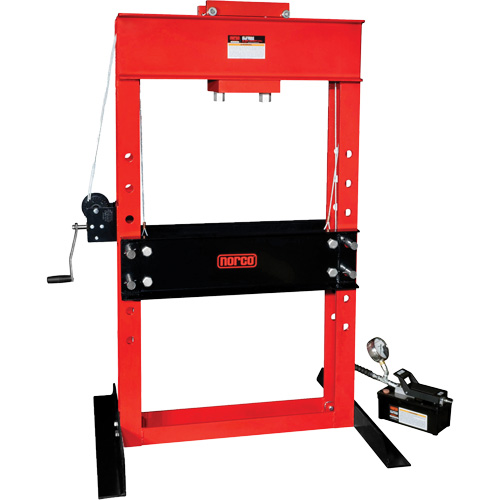 Presse pour atelier op&eacute;r&eacute;e par une pompe/hydraulique &agrave; air, Capacit&eacute; 50 tonnes Seagulf Marine Industries Inc.