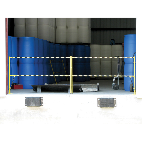 Safety Lift Gate, 10' L x 42-5/8" H, 159" Raised, Yellow Seagulf Marine Industries Inc.
