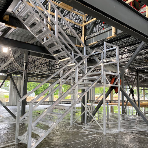 Escalier Smartstairs t&eacute;lescopique &agrave; 3-5 marches en aluminium Seagulf Marine Industries Inc.