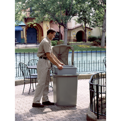 Untouchable&reg; Containers, Polyethylene, 35 US gal. Seagulf Marine Industries Inc.