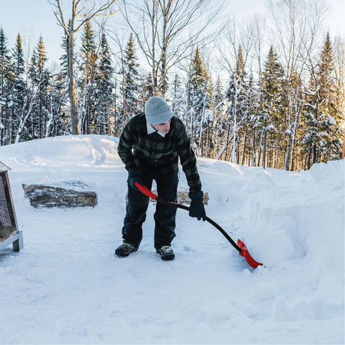 Yukon Snow Shovel, Polypropylene Blade, 18" Wide, Ergonomic D-Grip Handle Seagulf Marine Industries Inc.