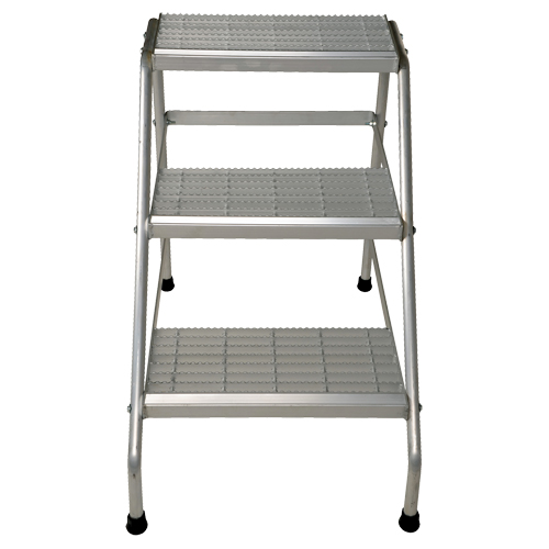 Aluminum Step Stand, 3 Steps, 34-9/16" x 22-13/16" x 30" High Seagulf Marine Industries Inc.