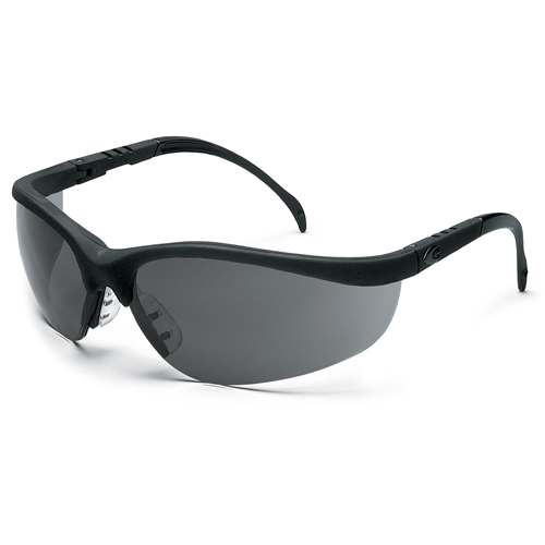 Lunettes de s&eacute;curit&eacute; Klondike, Lentille Grise/fum&eacute;e, Anti-&eacute;gratignures, R&eacute;pond ou surpasse la norme CSA Z94.3 Seagulf Marine Industries Inc.