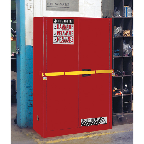 Armoire de rangement haute s&eacute;curit&eacute; avec barre en acier pour produits inflammables, 45 gal., 2 tablettes Seagulf Marine Industries Inc.