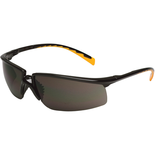 Lunettes de s&eacute;curit&eacute; Privo, Lentille Grise/fum&eacute;e, Antibu&eacute;e, R&eacute;pond ou surpasse la norme CSA Z94.3 Seagulf Marine Industries Inc.