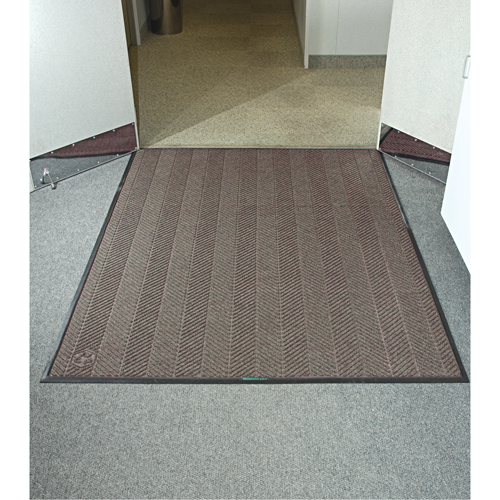 Tapis Waterhog Eco Elite, Essuie-pieds/grattoir, 3' x 20' x 3/8", Brun ch&acirc;taignier Seagulf Marine Industries Inc.