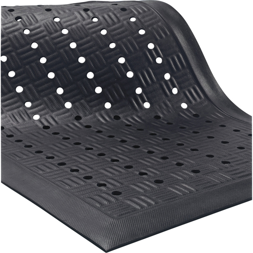Tapis Cushion Station, &agrave; fentes, 3-1/5' x 5-3/10' x 9/16", Noir, Nitrile Seagulf Marine Industries Inc.