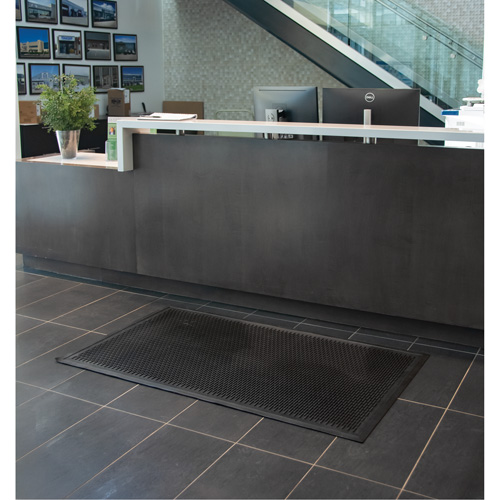 Tapis &agrave; profil bas, Caoutchouc, Grattoir Type, Motif Plein, 3' x 5', Noir Seagulf Marine Industries Inc.