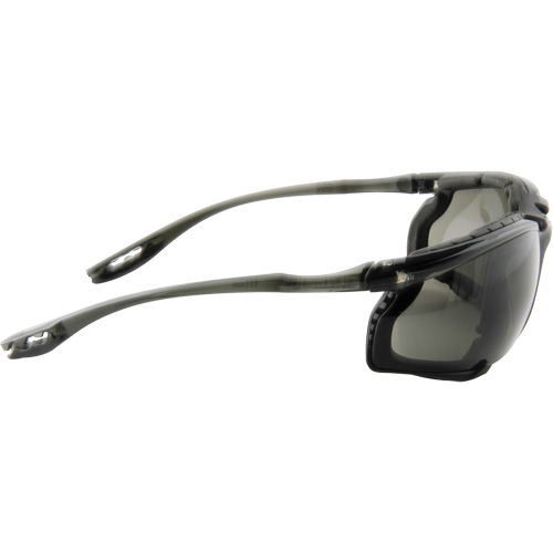 Lunettes de s&eacute;curit&eacute; avec joint en mousse Virtua, Lentille Grise/fum&eacute;e, Antibu&eacute;e, ANSI Z87+/R&eacute;pond ou surpasse la norme CSA Z94.3 Seagulf Marine Industries Inc.