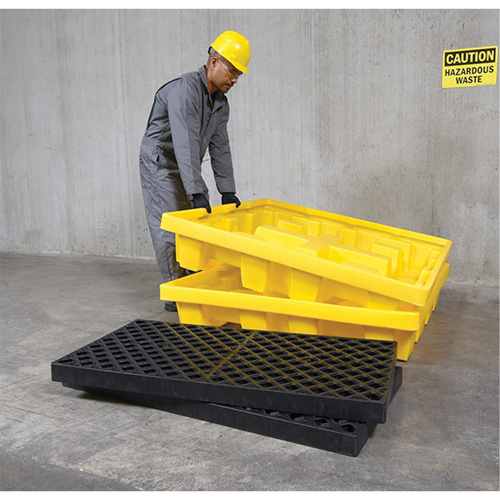 Ultra-Spill Pallet emboitable, 4 barils, Capacit&eacute; de d&eacute;versement 66 gal. US, 51" x 51" x 10" Seagulf Marine Industries Inc.