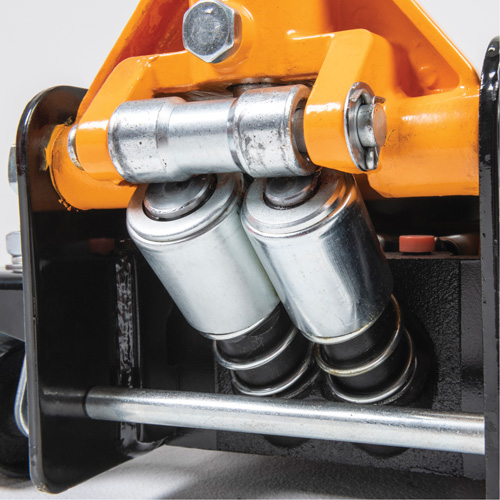 Cric &agrave; planchers pour usage intensif, 3 tonne(s) Capacit&eacute;, 5-1/4" Abaiss&eacute;e, 18-1/4" &eacute;lev&eacute;e, Hydraulique &agrave; main Seagulf Marine Industries Inc.