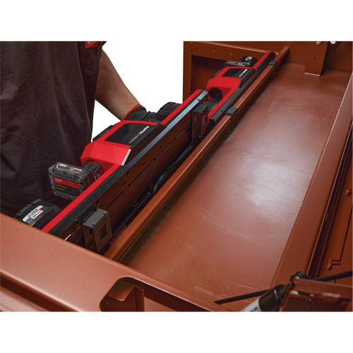Supports de montage pour &eacute;tag&egrave;re conçus pour le chargeur rapide Gangbox M18 et M12 Seagulf Marine Industries Inc.