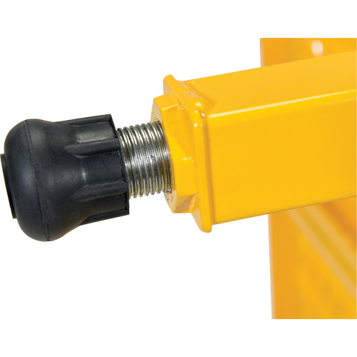 Plate-forme ajustable Step-Mate, 1 marche(s), 23-1/2" la x 19-9/16" lo x 16-1/2" h, Capacit&eacute; 500 lb Seagulf Marine Industries Inc.