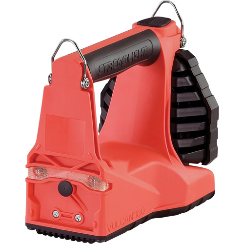 Syst&egrave;me de lanterne multifonctionnelle 180 Vulcan avec support pour v&eacute;hicule, DEL, 1200 lumens, 5.75 hres de fonctionnement, piles Rechargeable, Compris Seagulf Marine Industries Inc.