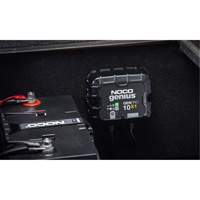 Chargeur de batterie embarqu&eacute; &agrave; 1 sortie de 10 amp&egrave;res GenPro10X1 Genius Seagulf Marine Industries Inc.