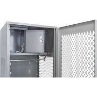 Casier pour &eacute;quipement avec porte, Acier, 24" la x 24" p x 72" h, Gris Seagulf Marine Industries Inc.