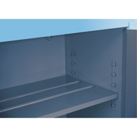 Armoires de s&eacute;curit&eacute; pour acides & produits corrosifs avec doublure ChemCor, 30 gal., 43" x 44" x 18" Seagulf Marine Industries Inc.
