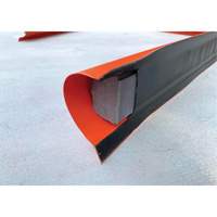Ultra-Berm Builder Plus avec bandes de montage et ancrages Seagulf Marine Industries Inc.